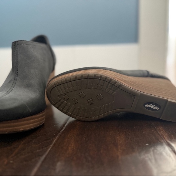 Dr. Scholl's Harlow Wedge Shoes with Brown Accents - Picture 2 of 3